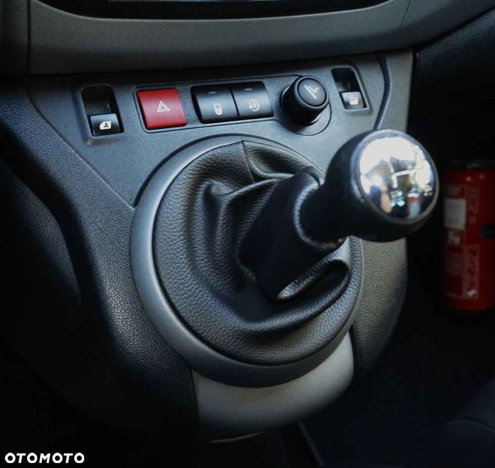 Peugeot Partner - 26