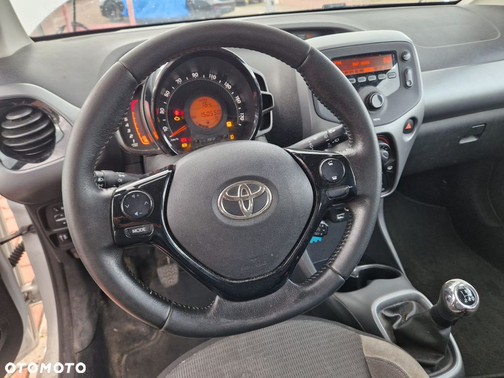 Toyota Aygo x-play - 14