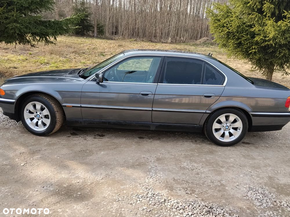 BMW Seria 7 728i L - 5