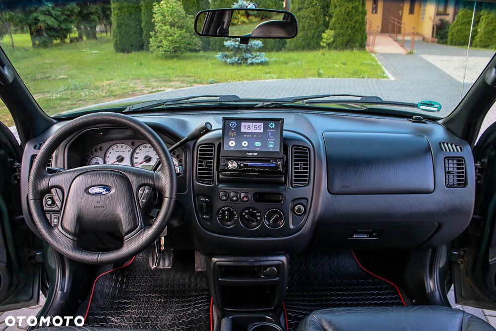 Ford Maverick 3.0 V6 Limited - 17
