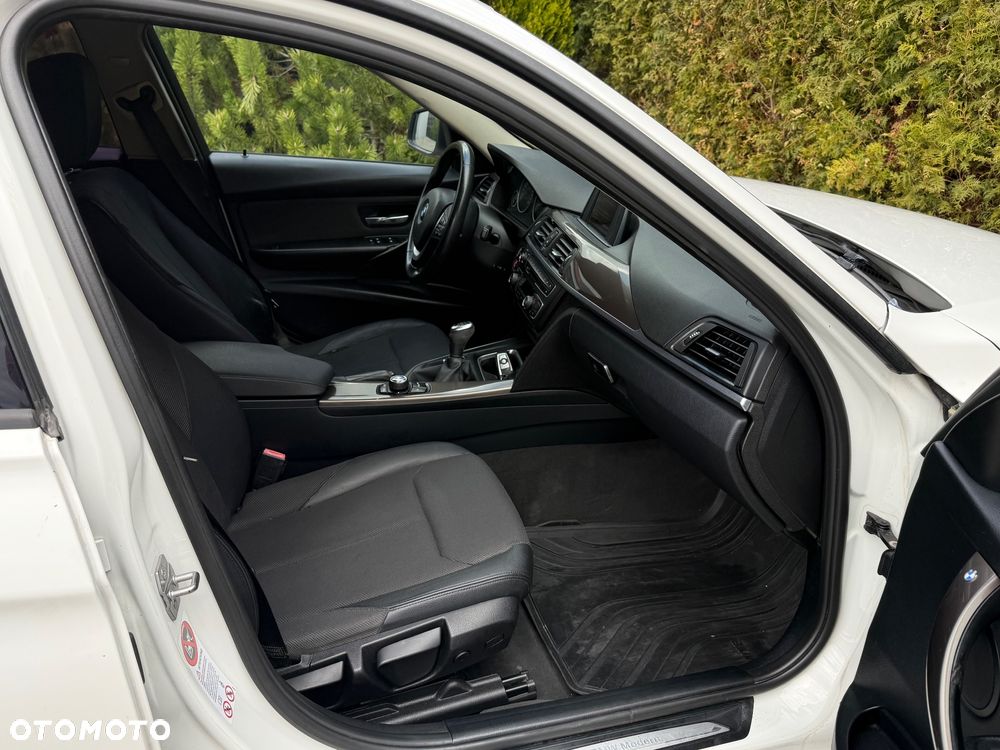 BMW Seria 3 318d Modern Line - 11