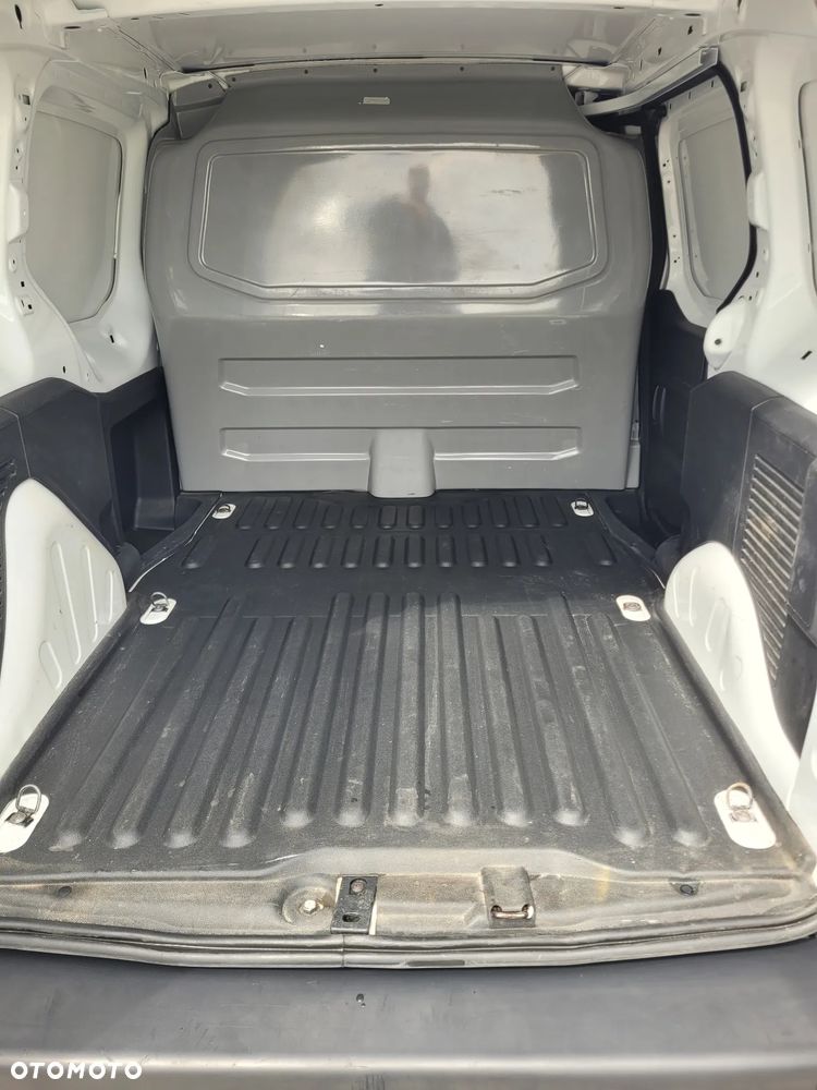 Peugeot Partner - 10