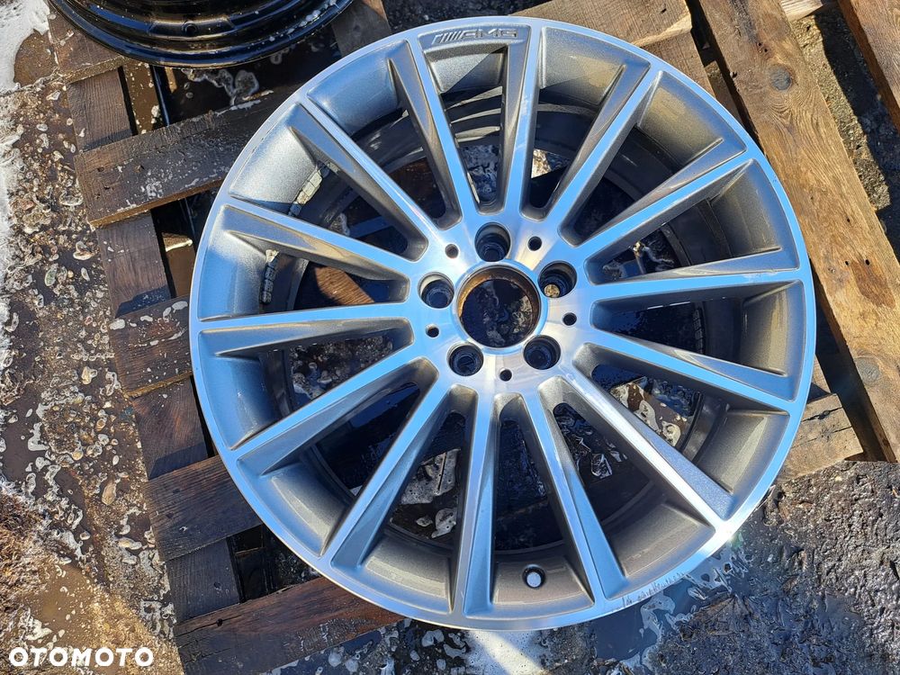 Oryg. Mercedes C-Klasa 205 A205 A2054011300 7.5j 19 et49 AMG 6039