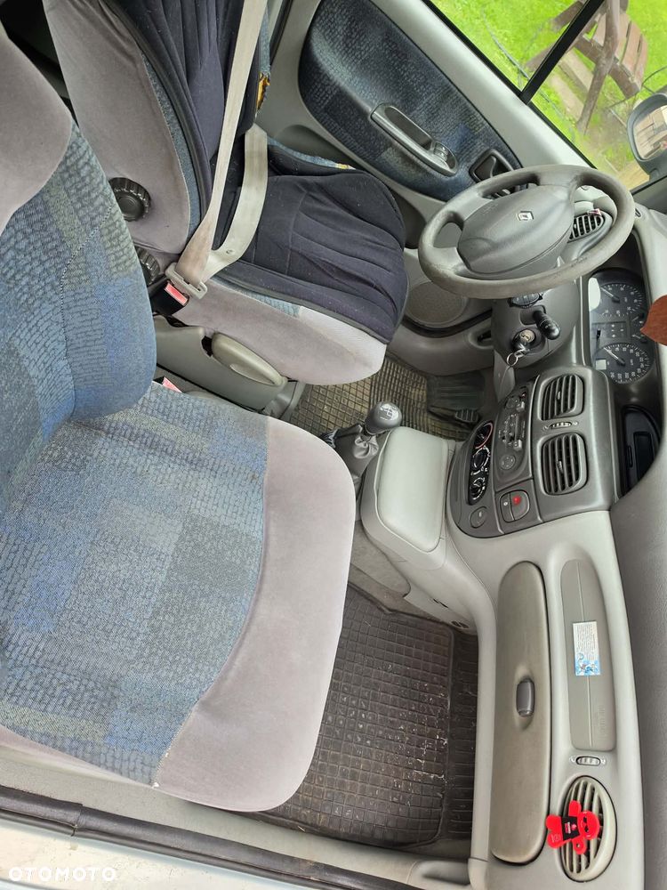 Renault Scenic - 10