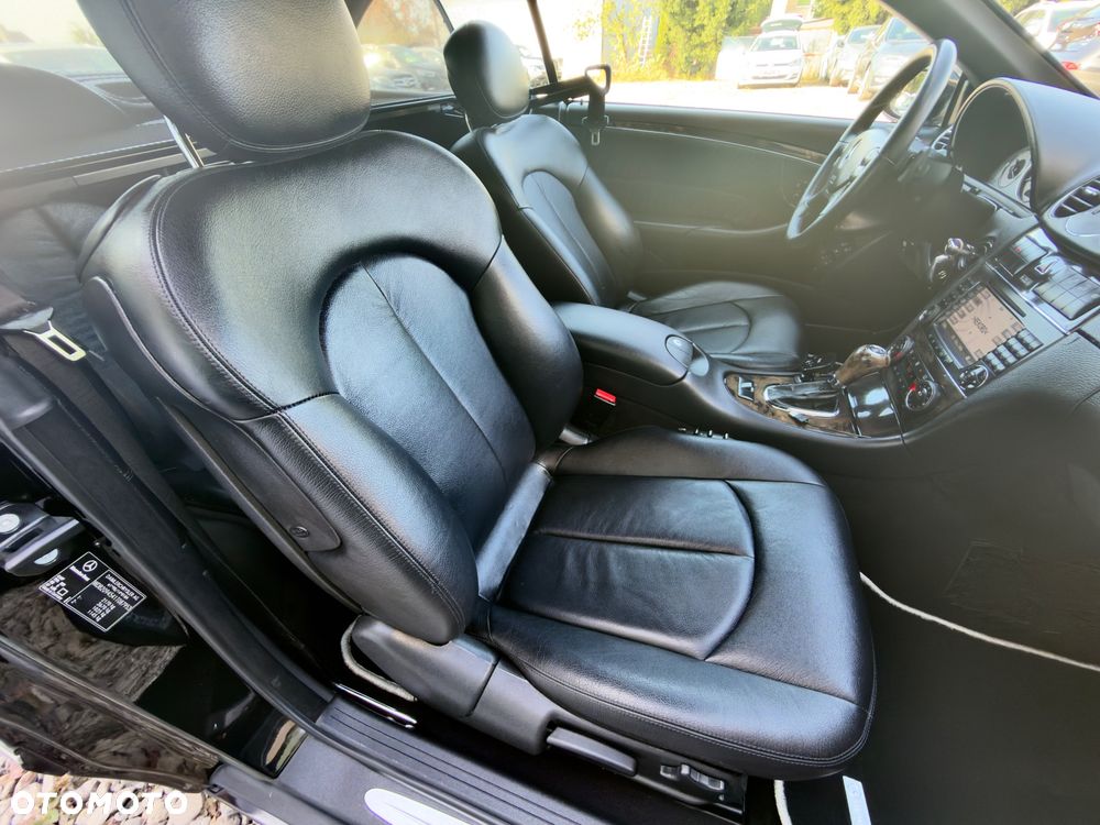 Mercedes-Benz CLK - 23