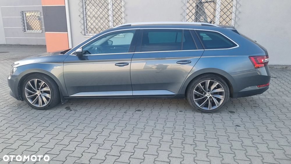 Skoda Superb 2.0 TDI 4x4 L&K DSG - 17