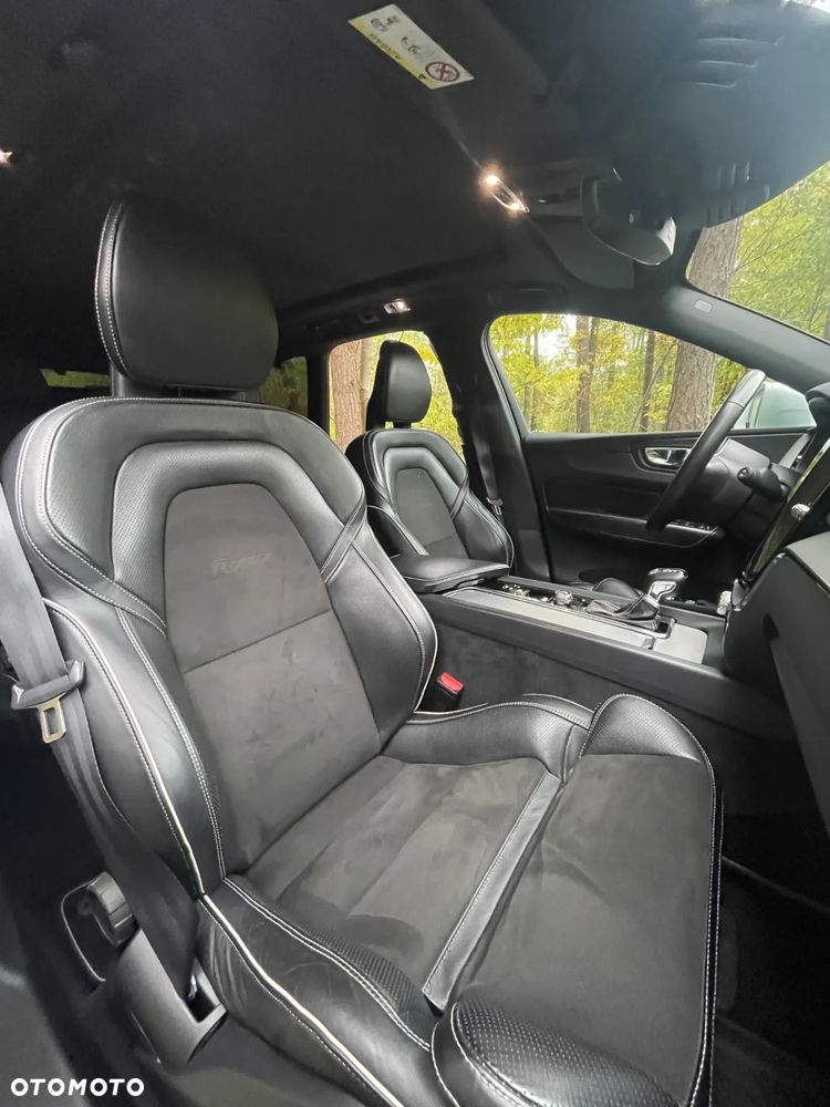 Volvo XC 60 D4 AWD R-Design - 24