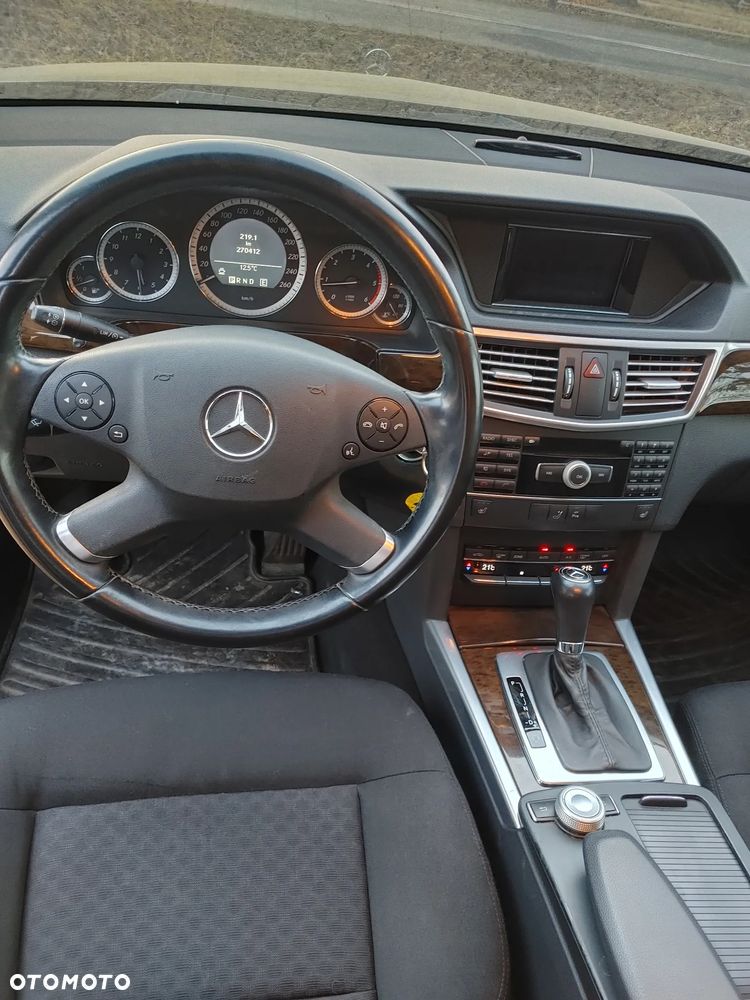 Mercedes-Benz Klasa E 200 CDI DPF BlueEFFICIENCY Automatik Elegance - 9