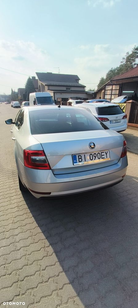 Skoda Octavia 2.0 TDI Clever DSG - 4