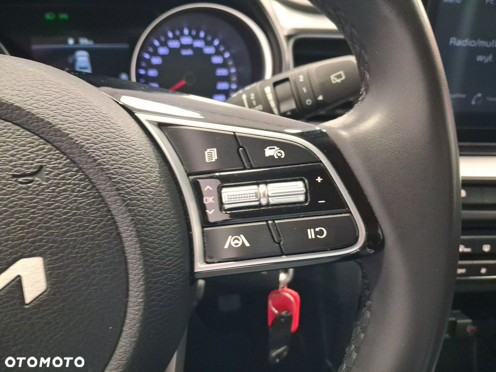 Kia XCeed - 13