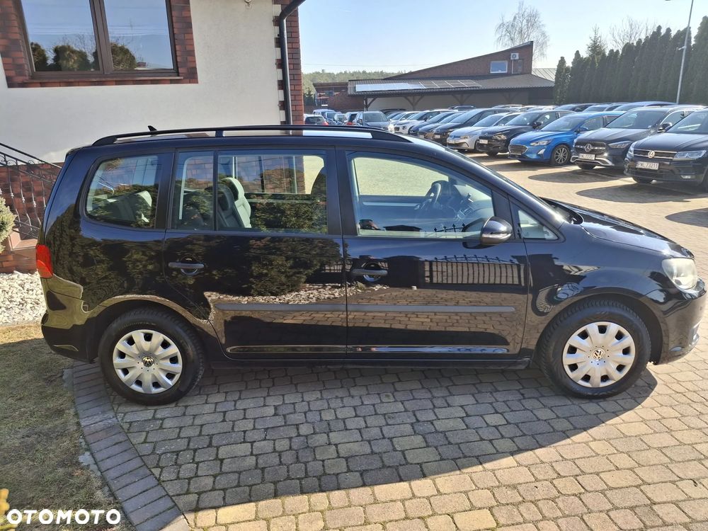 Volkswagen Touran - 8