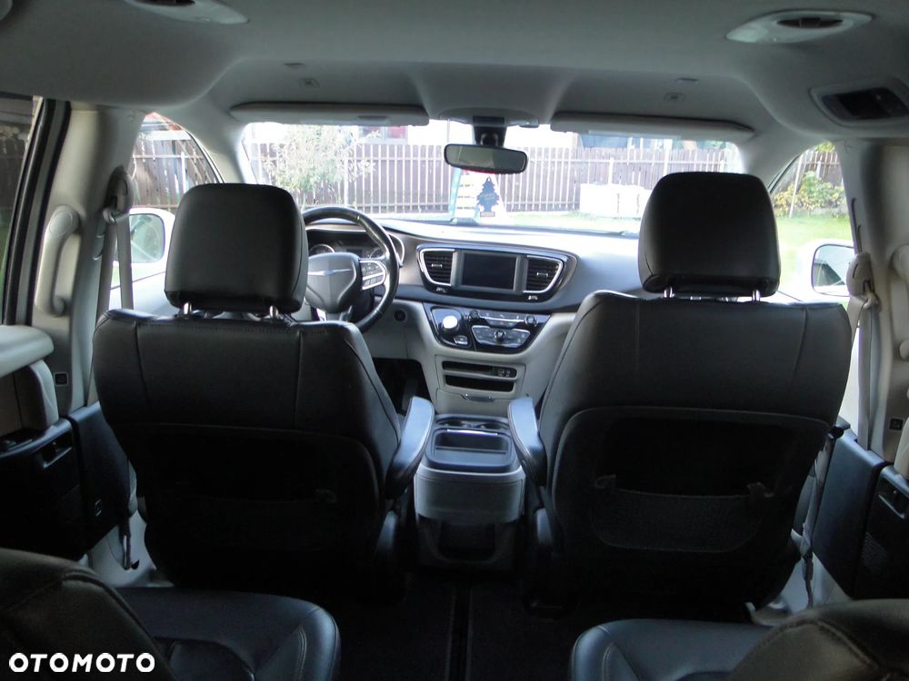 Chrysler Pacifica - 19