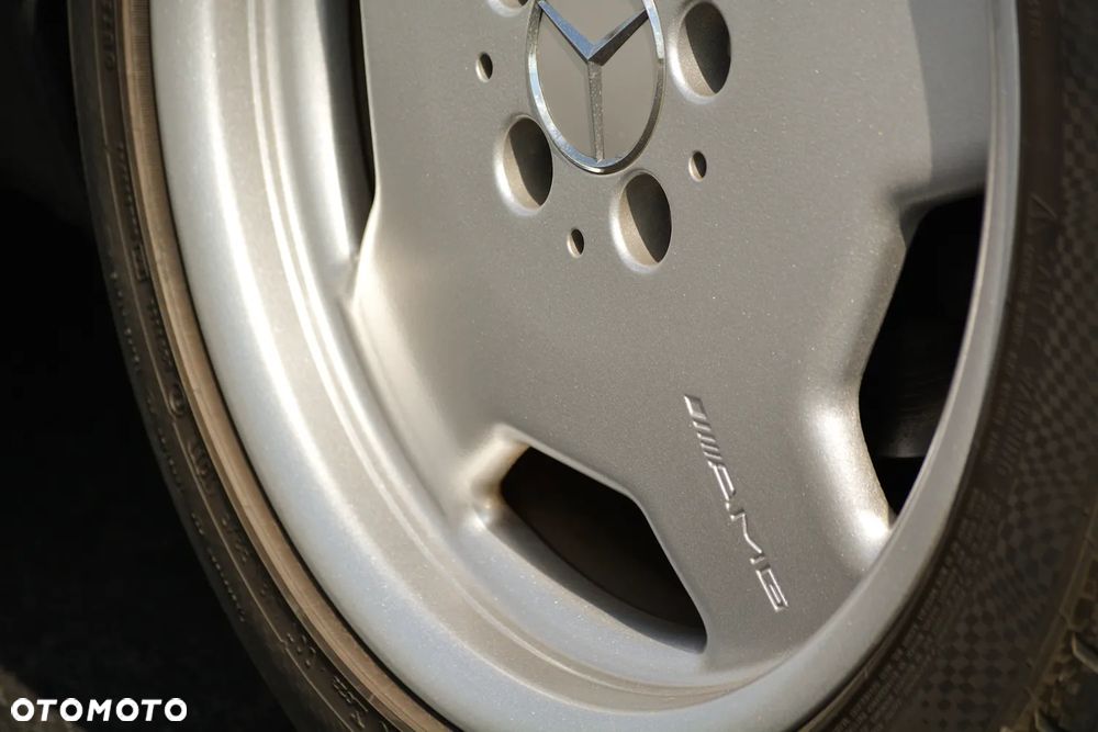 Mercedes-Benz CLK - 12