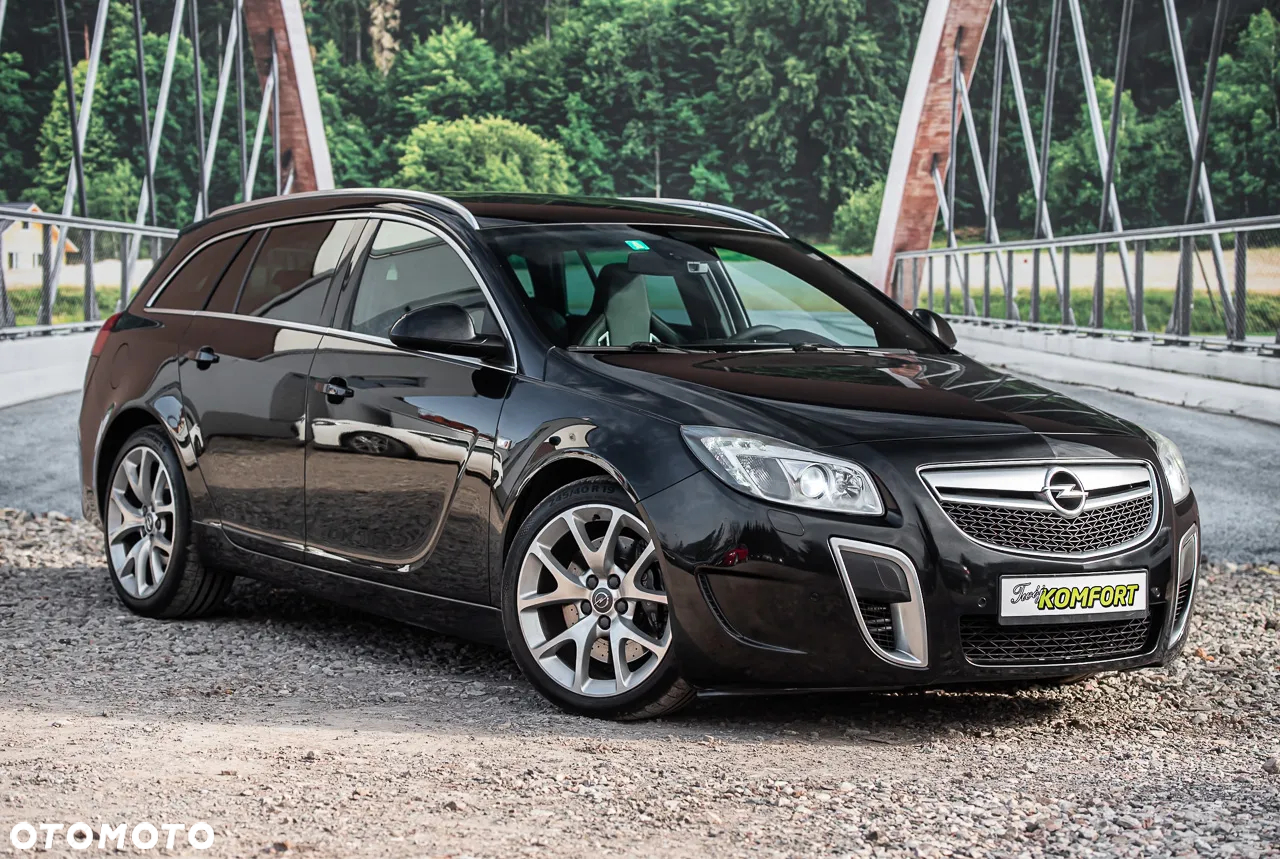 Opel Insignia 2.8 V6 Turbo 4x4 Sports Tourer OPC - 2