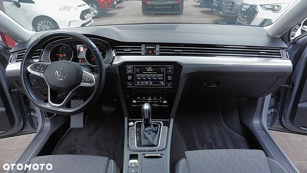 Volkswagen Passat - 14
