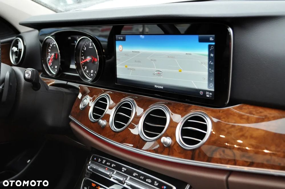 Mercedes-Benz Klasa E 350 d 4Matic 9G-TRONIC Exclusive - 31