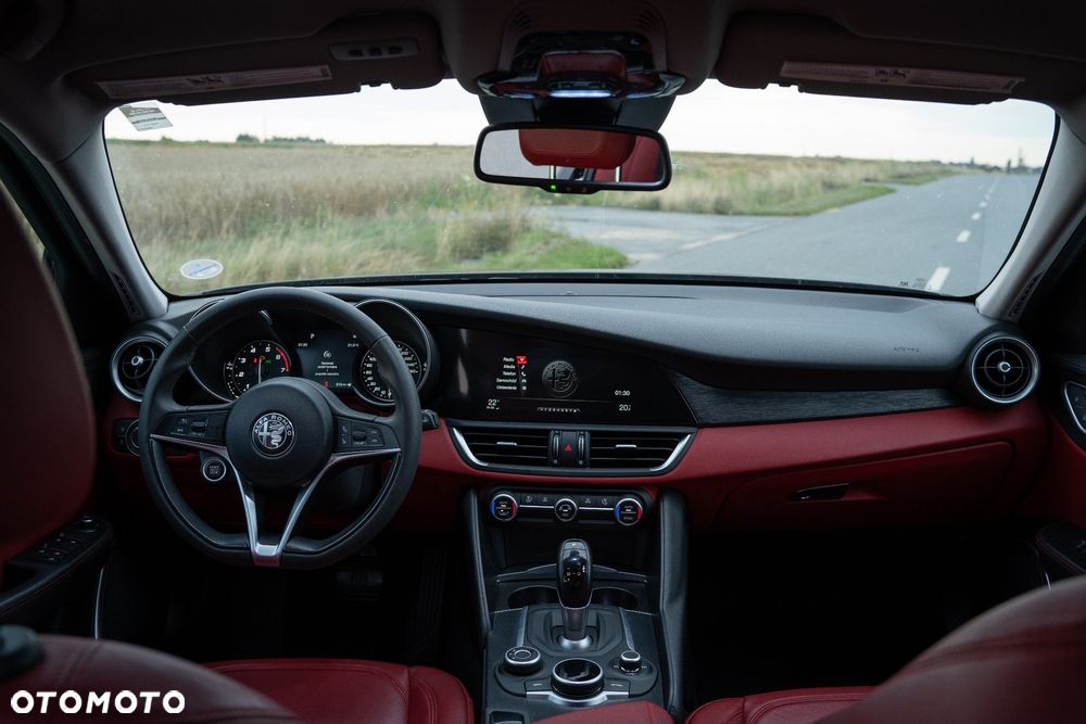 Alfa Romeo Giulia 2.0 Turbo 16V AT8 Veloce Ti - 7