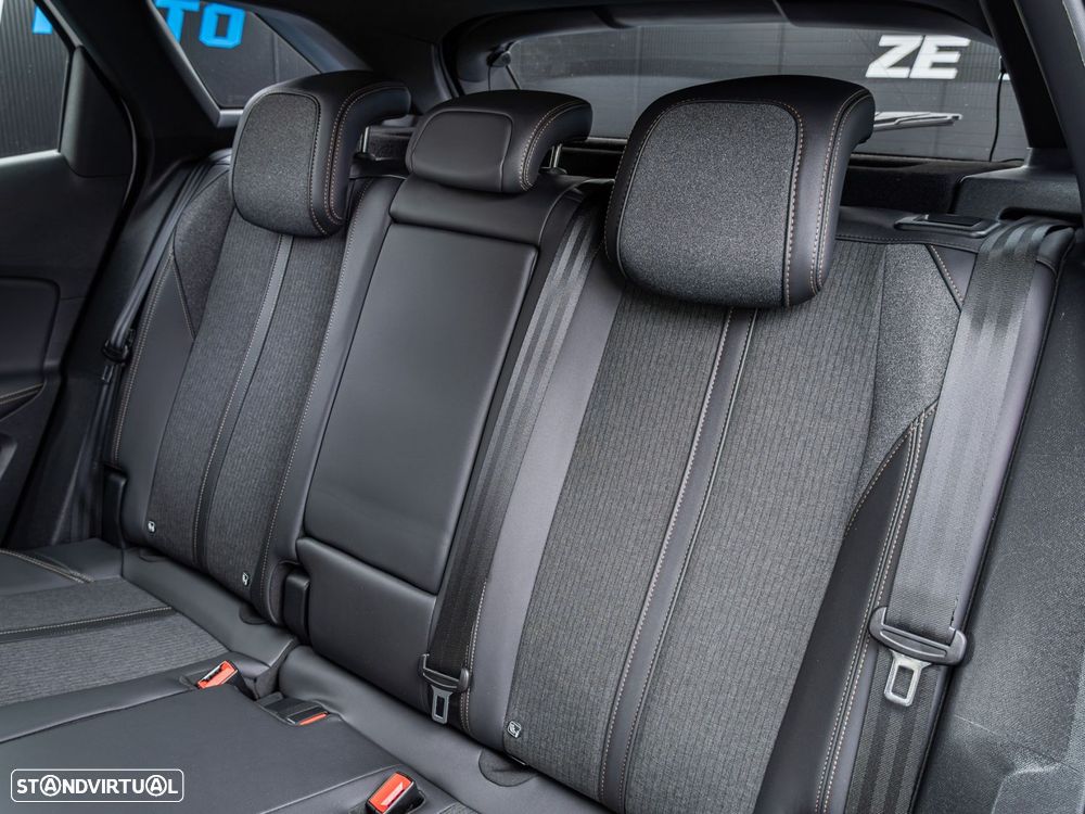 Peugeot 3008 1.5 BlueHDi GT Line EAT8 - 24