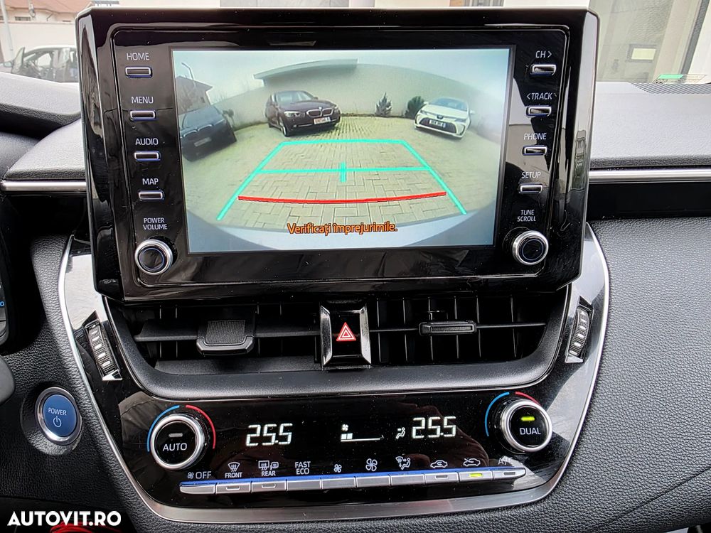 Toyota Corolla 1.8 HSD Business - 19