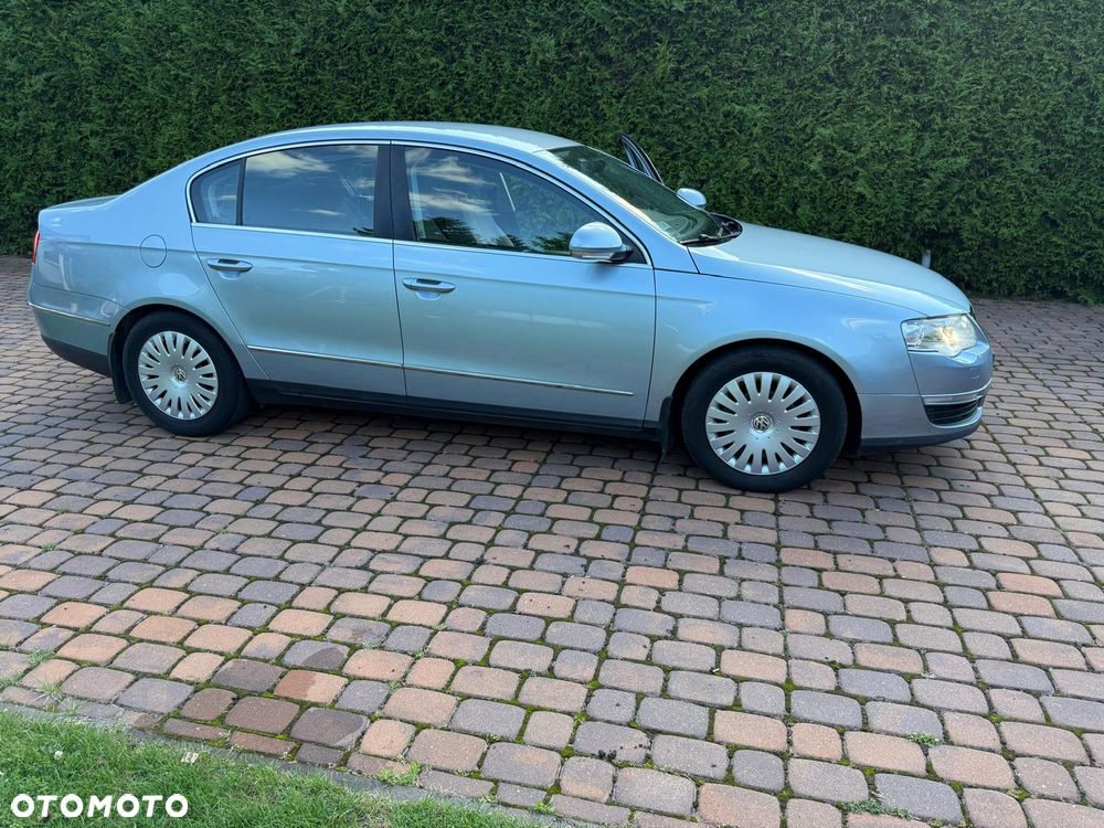 Volkswagen Passat 2.0 TDI Comfortline - 8