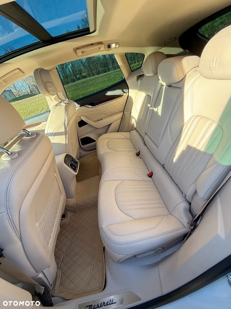 Maserati Levante Q4 GranLusso - 19