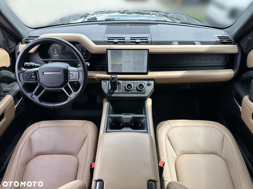 Land Rover Defender - 12