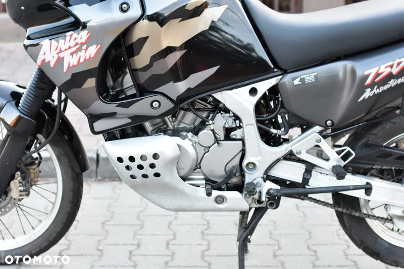 Honda XRV - 22