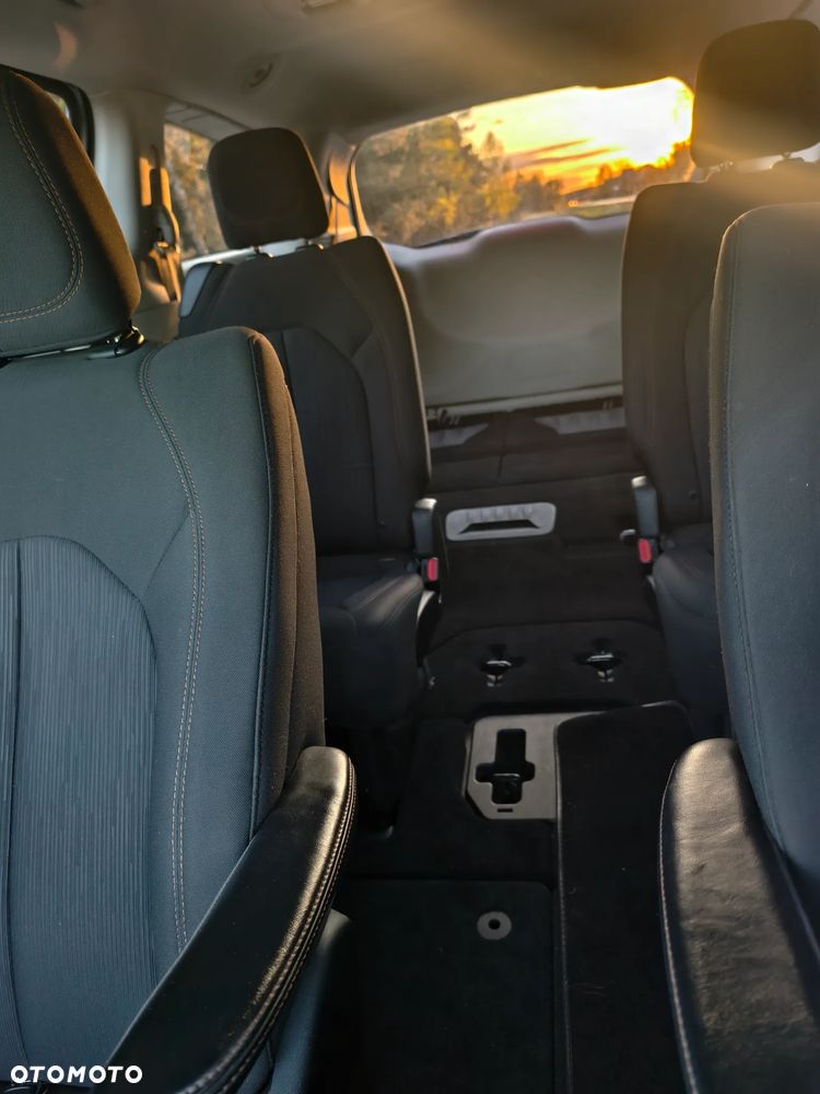 Chrysler Pacifica - 9