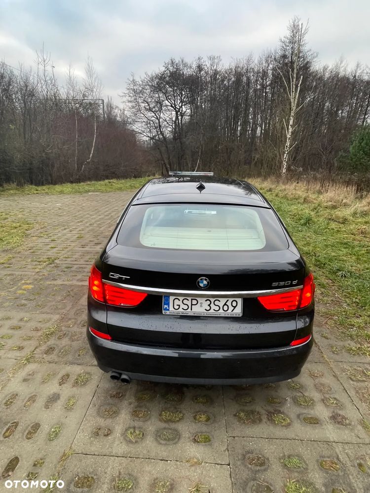 BMW 5GT - 4