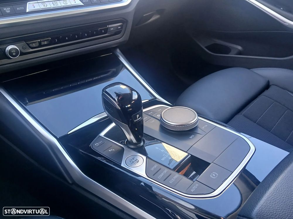 BMW 318 d Line Sport Auto - 35