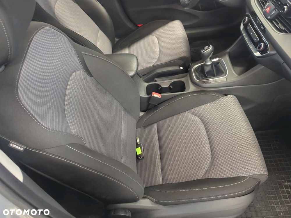 Hyundai i30 1.0 T-GDI Classic + - 16