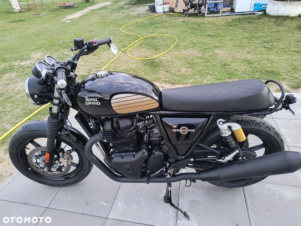 Royal Enfield Interceptor - 2