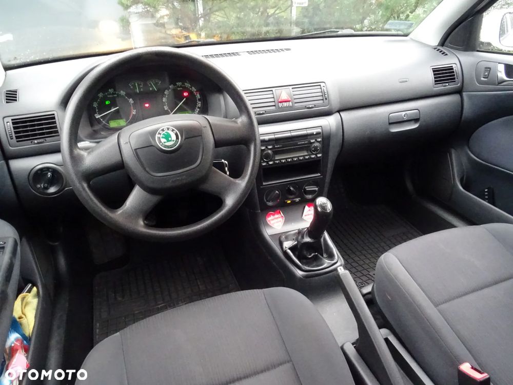 Skoda Octavia 1.6 Ambiente - 5