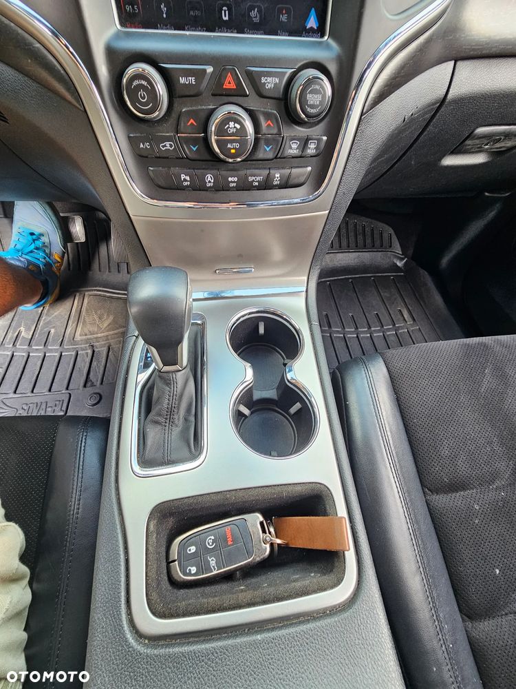 Jeep Grand Cherokee 3.6 V6 Laredo - 11