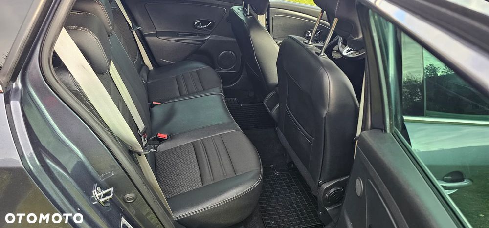 Renault Megane ENERGY TCe 130 EDC BOSE EDITION - 10