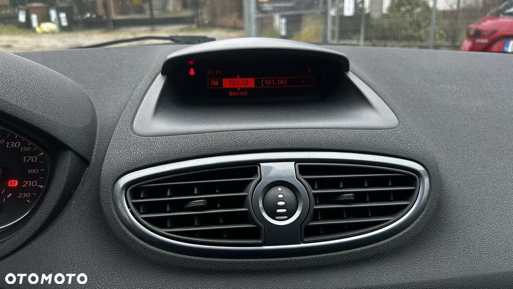 Renault Clio - 17