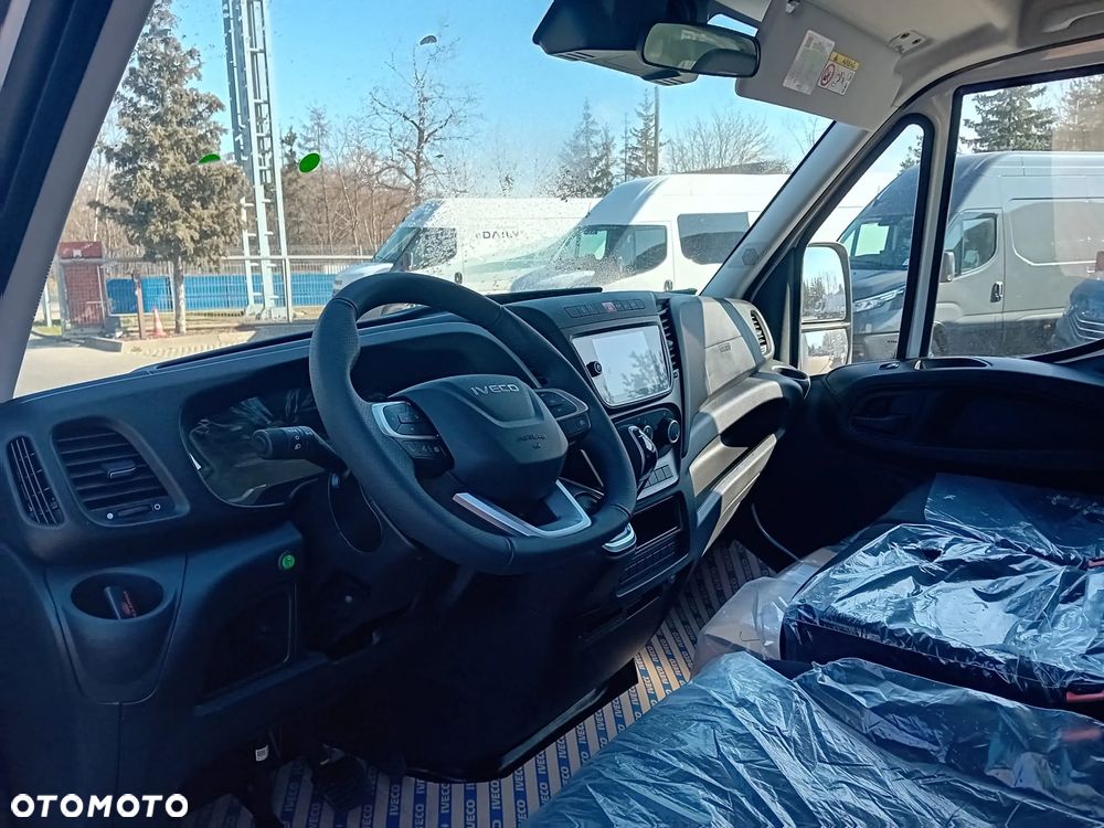 Iveco DAILY 50C18HA8Z 3.0 180KM Hi-Matic Kontener + Winda 1000kg - 10