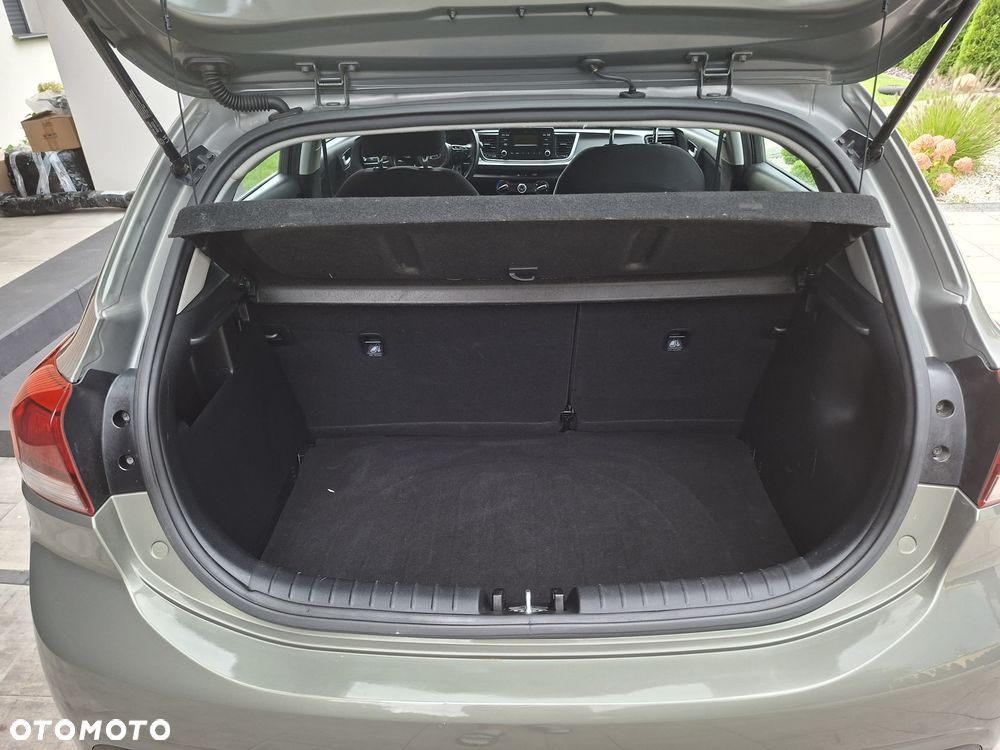 Kia Rio - 10