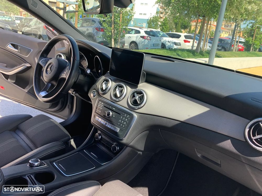 Mercedes-Benz CLA 180 - 19
