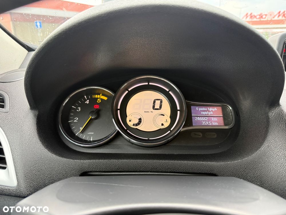 Renault Megane 1.9 dCi Dynamique Euro5 - 9