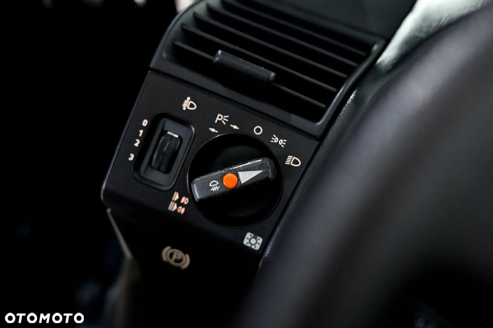 Mercedes-Benz SL - 32