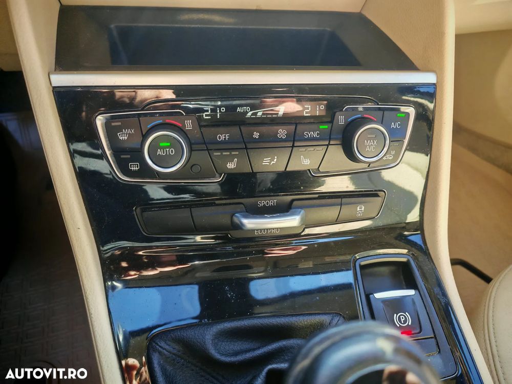 BMW Seria 2 220d Active Tourer - 9