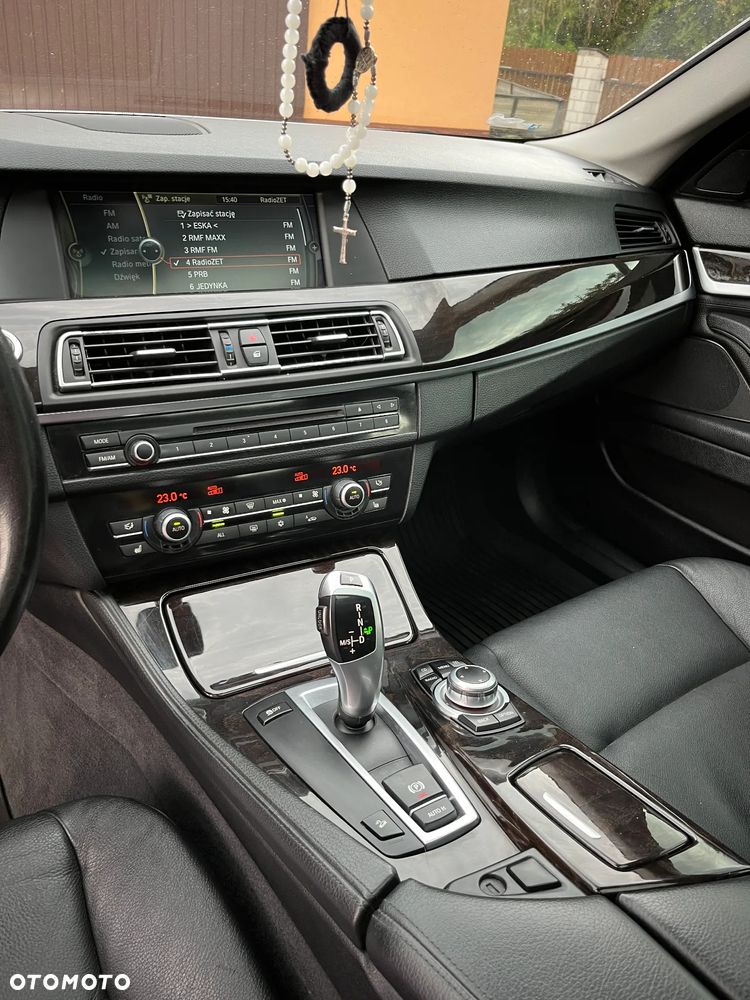 BMW Seria 5 535i xDrive Sport-Aut - 13
