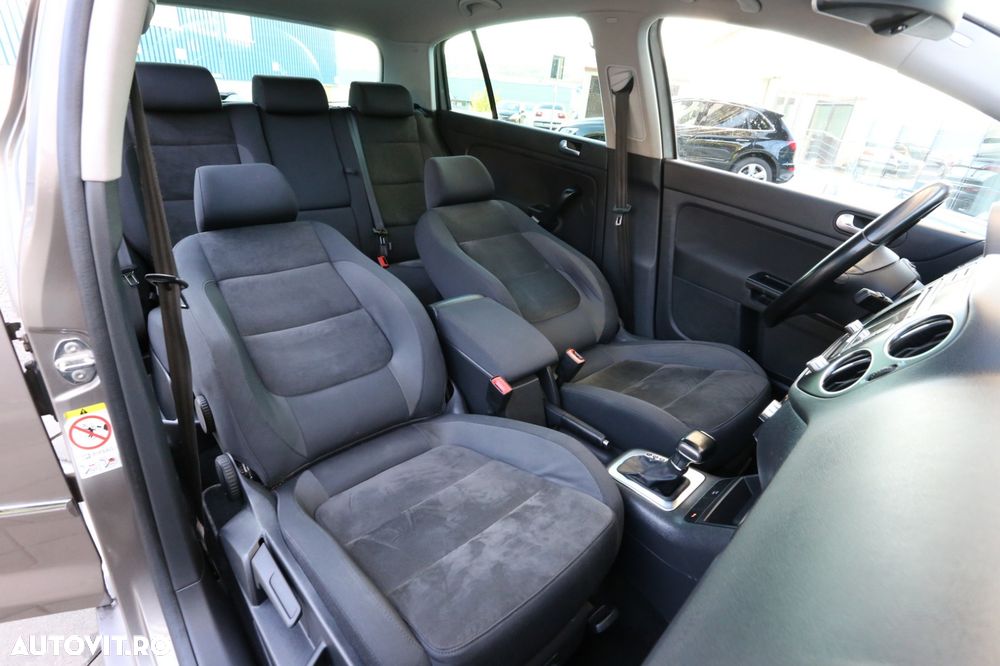 Volkswagen Golf 2.0 TDI Trendline DSG - 7