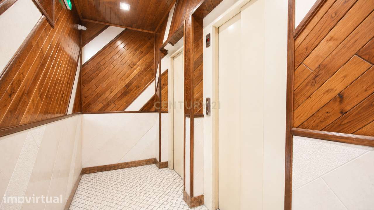 Apartamento T2 em Santa Marta do Pinhal, Corroios com Parqueamento e a - Grande imagem: 5/34