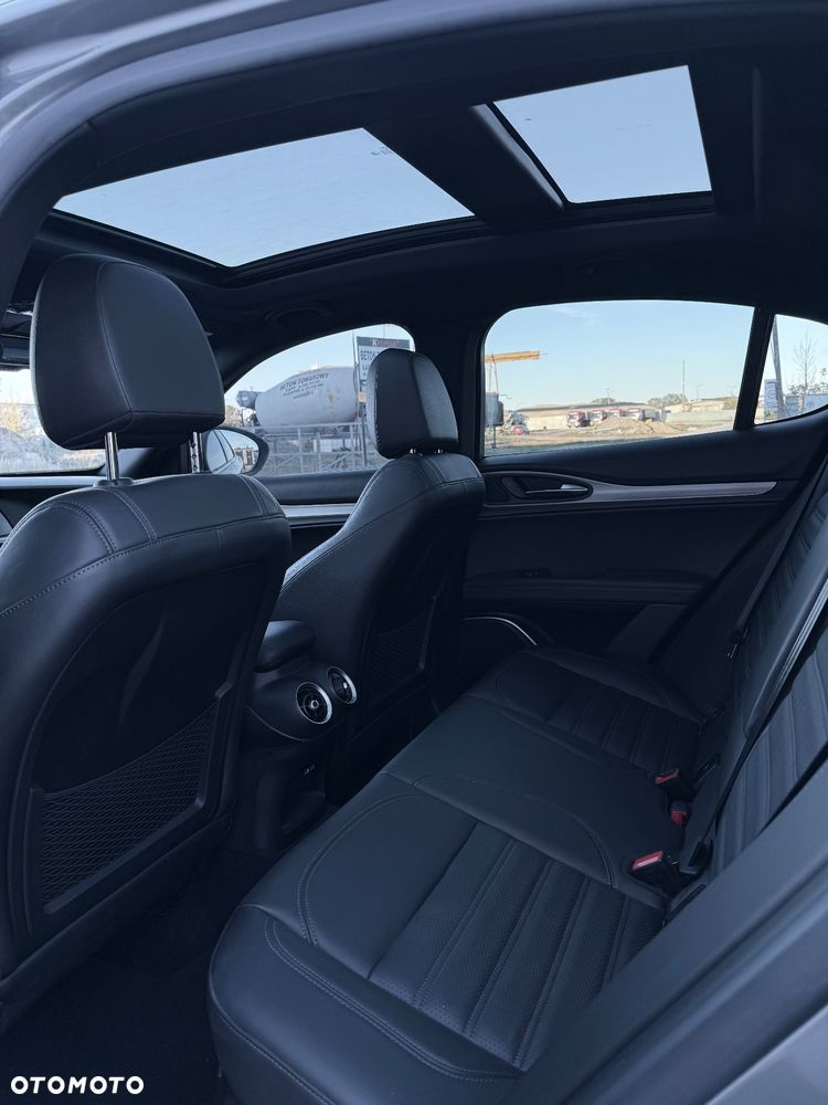 Alfa Romeo Stelvio 2.0 Turbo 16V AT8-Q4 Veloce Ti - 12