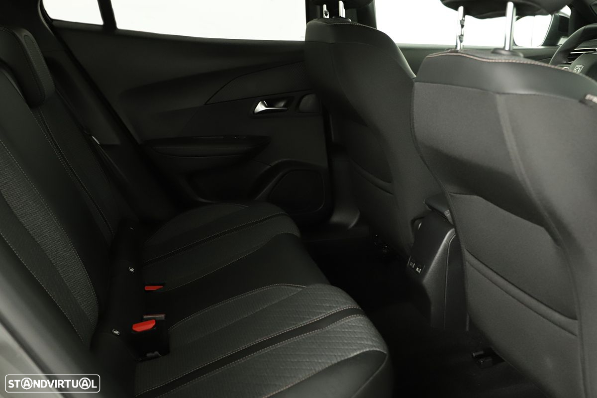 Peugeot 2008 1.2 PureTech Allure - 24