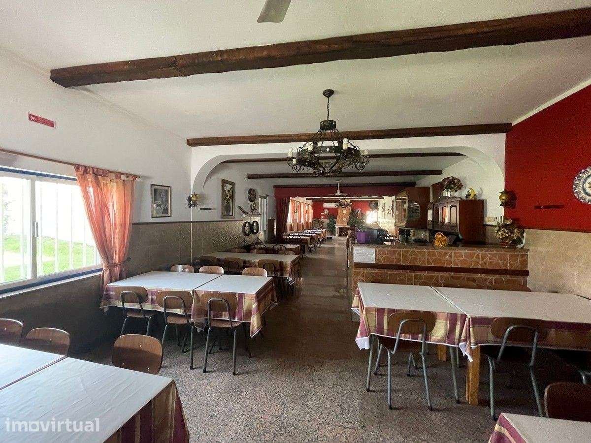Quinta T7 com Restaurante e Terreno Rústico para Venda em Montemor-... - Grande imagem: 3/29