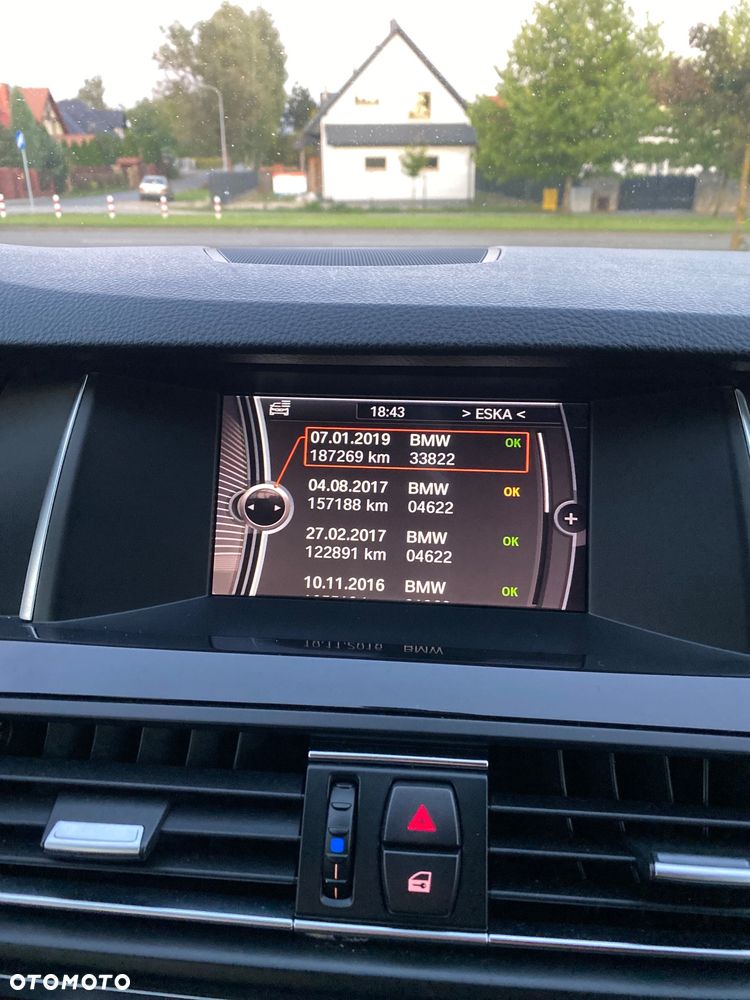 BMW Seria 5 520d xDrive Touring - 16