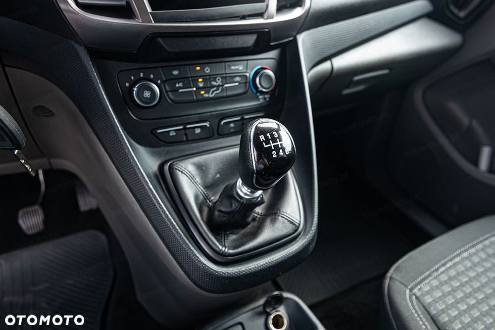 Ford Transit Connect - 22